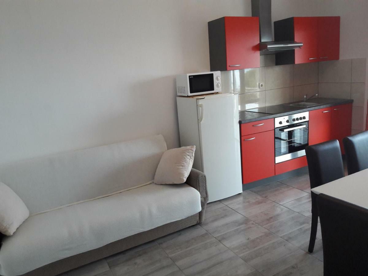 Andrea Apartment *